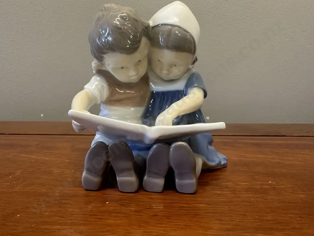 Bing & Grondahl Boy & Girl Reading A Book Figurine Image 1++